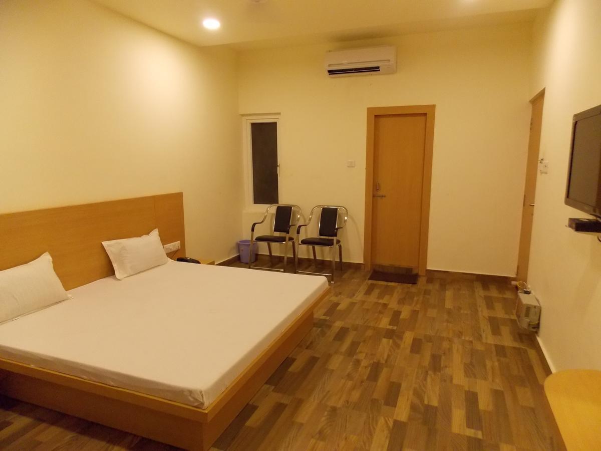 Nutan Hotel Balrampur Екстер'єр фото